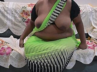 Sexy Bhabhi Showing Her Natural Tits