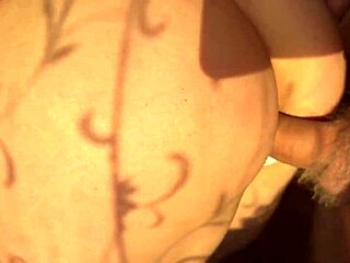 A big juicy ass in the sun gets pussy sex 😏