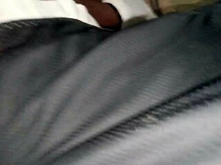 Hey, check me stroking my small cock during Skyrim gameplay 😏