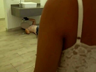 India With Swollen Nipples Seduces Plumber And Rides His Huge Cock Until Cumming!