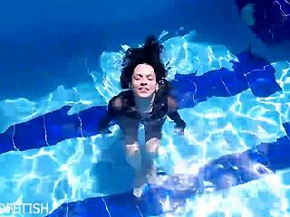 I Feel So Sensual in My Latex Body Underwater as Jessica Bunny, Exploring the Pool's Depths with My Submissive Vibes