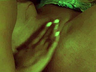 Sleduji, jak buskovaná Chloe Lamour a Daisy Lee ošukávaj toho chlapa kozy minet