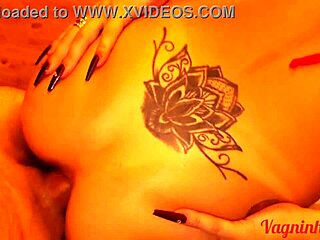 depois da festa minha namorada só me deixou descansar depois que eu fodi sua bucetinha e seu cuzinho vagninho e holy rubi 😈