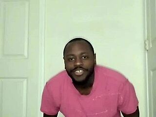 Wearing Chest and Abdominal Muscles for Decoration in Workout Session 1