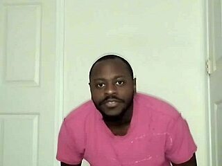 Wearing Chest and Abdominal Muscles for Decoration in Workout Session 1