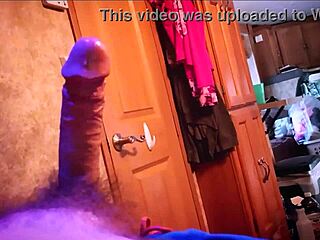 In this homemade solo clip, a guy casually demonstrates his masturbation technique step by step with clear close-up views