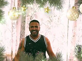 Especial de Natal - Mamãe Noel Ale Musa Dá Surpresa Quente com Anal e Facial!