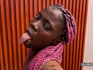 Geile Vera geeft epische deepthroat aan Vera Pussy Iman!