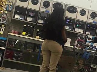 I spotted this amazing big booty at Walmart and couldn't look away