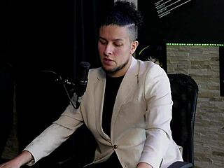 She explained the foreplay in massage seriously expanded her knowledge of the female body and squirting - cadu breathless on sheer red