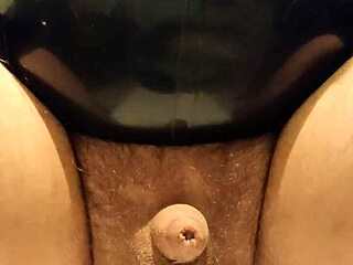 Latexi69 Stuffs Latex Buttplug Deep in Ass for Anal Play