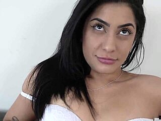 Skinny Latina Universitária Alice Becker Dá Blowjob E Leva Gozada No Cu De Curitiba