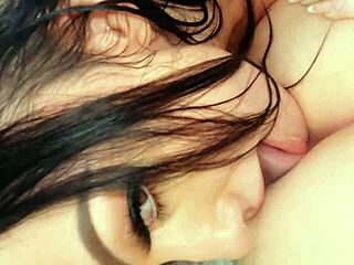 Stars porno gros cul Tru Kait et Jennifer White en trio baise épique