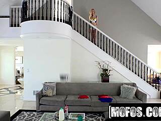 mofos alexa grace sucks cock pov then takes anal from friend 😈🍆