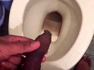 WATCH ME PEE NICE AND STEADY MONSTER COCK DRIPPING!