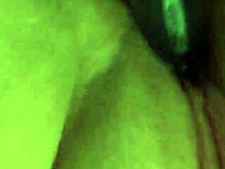 Holy shit! Fat bbw pussy explodes squirting nonstop on huge toy closeup