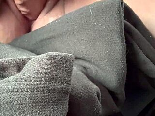 hey i'm getting so wet fingering my pussy with toy