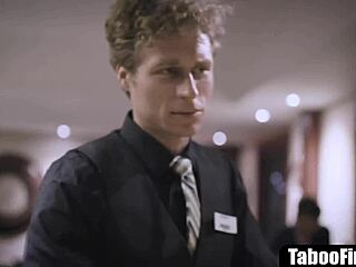 Istenem, ribanc feleségem megbaszta a pincért, aztán rám ugrott kutyapózban!