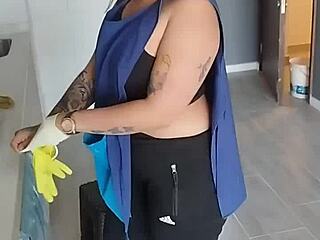 mi jefe me pide que le chupe la polla y en mi trabajo 😈🍆💦🔥