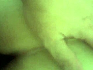 COUPLE POUNDS QUICK CUM LOAD IN BED!