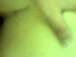 COUPLE POUNDS QUICK CUM LOAD IN BED!