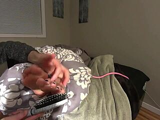 CEO licks secretary's sexy nylon soles! 👅🦶