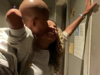 She hit SP and they played anal hard.