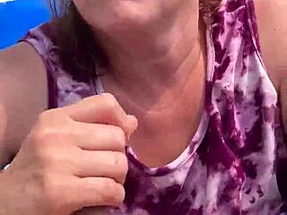 wanna see nicebigddd milf suck cock outdoors till cumshot?