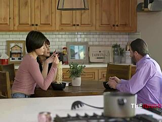 おっさんがフリー用18+娘を騎乗位で完全無視ヤリ