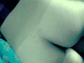 Patrigno, perché mi svegli solo per sfondarmi la figa stretta a pecorina così forte in camera tua??