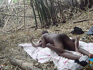 fiz amor na amazônia do brasil... full video red hot outdoor sex with fitness babe in forest.