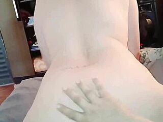 damn i love watching her squat ride that dick begging for my creampie in her tasty little pussy