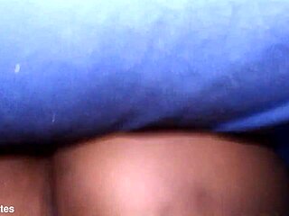 se faire sucer c'est trop jouissif... j'ai joui partout sur sa chatte ebony mouillée et serrée