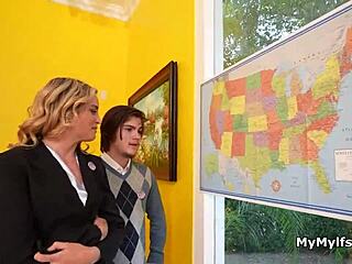 Drilling Sexy Milf Campaign Manager Stockings