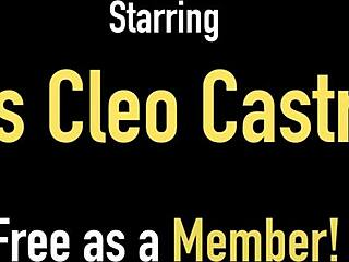 lesbians carmen valentina and cleo munch wet pussy lips after bet lost 😍👅💦