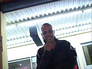 aren't these hood ebony sluts way hotter than suburban whores?