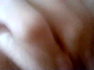 Peruvian amateur captures steamy private moment on camera