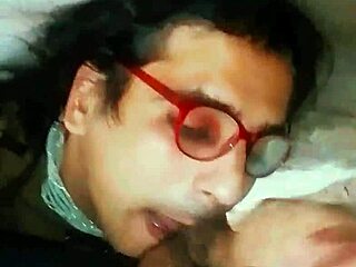 mi novia me lleva al patio y me hace un super oral garganta profunda