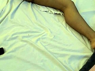 damn that latina big ass hotel maid teases the cleaner 😍🍑