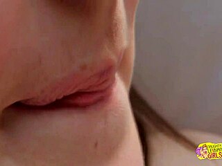 aww us two brunette lesbos fuckin lonely pussies with toy n licks