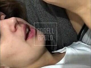 Meio-irmão consoles upset meia-irmã colegial after boyfriend fight roleplay!