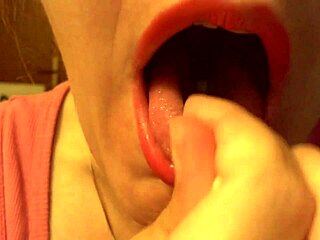 Super Italian Tongue Fetish Video Delivers Amazing Pleasure Close-Up