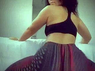 sexy girls shake asses wildly in bouncechallenge twerk game comp