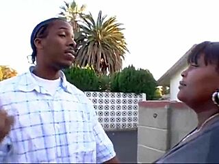 Hey ebony milf, wanna get picked up jogging for big black cock creampie?