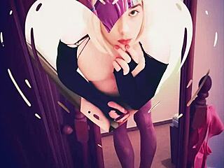 Shemale Veronica struts her blue-eyed crossdressing feet fetish after dark