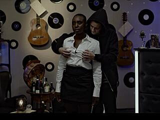 hey ebony slut wanna get frozen fucked creampied by burglar?