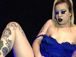 Bleuberry's huge ass twerks for bbc squirting!