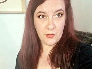 Intense pleasure surges through gorgeous Italian milf's body during fantastic orgasm with Terri Honeyplaybox vibrator