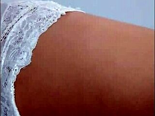 mi hijastra virgen de 18 años gime mientras la cojo duro en casa casera