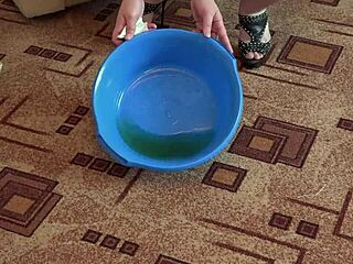 Curvy Milf Pisses While Fingering Hairy Dirty Pussy Fetish